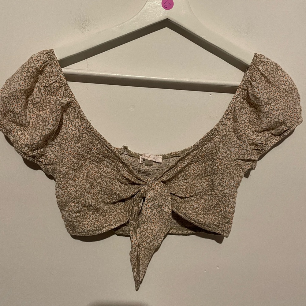 Blush Bj floral cropped top tie‎ front size medium